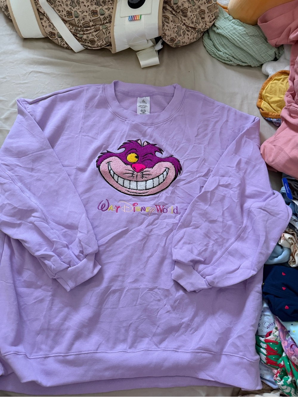 NWOT Disney Alice in Wonderland Cheshire Cat sweatshirt - L - Picture 3 of 6